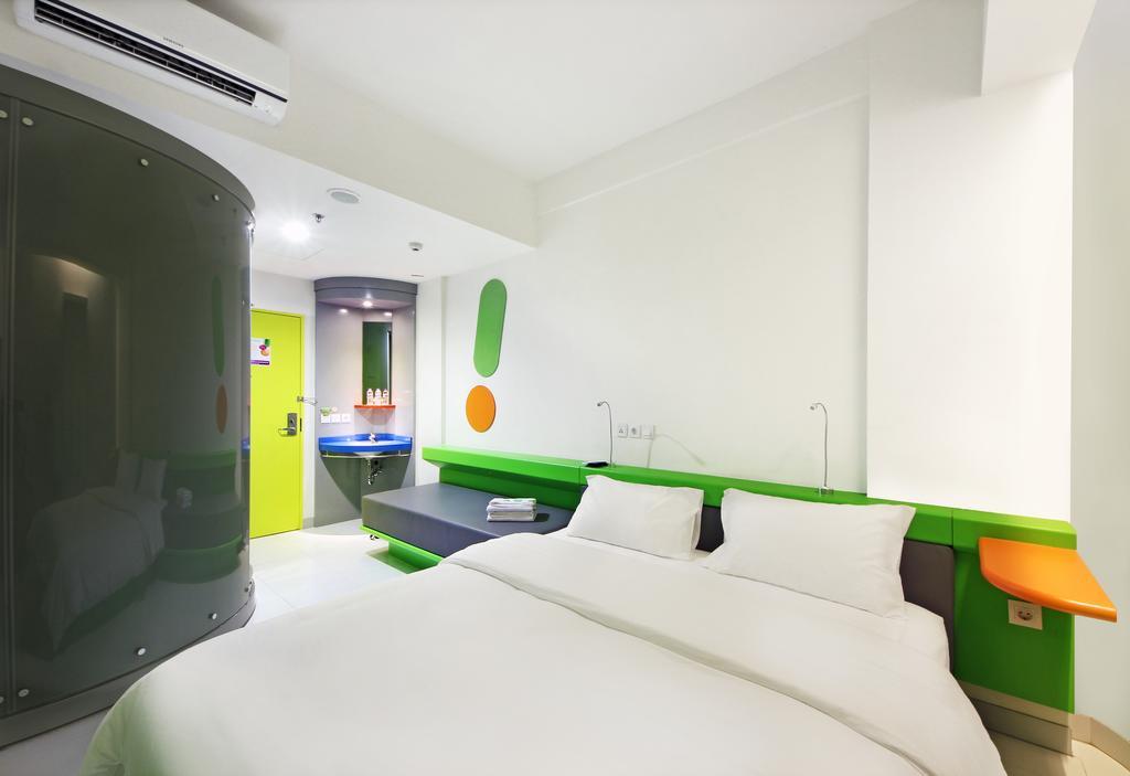 POP! Hotel Tebet Jakarta Exterior foto