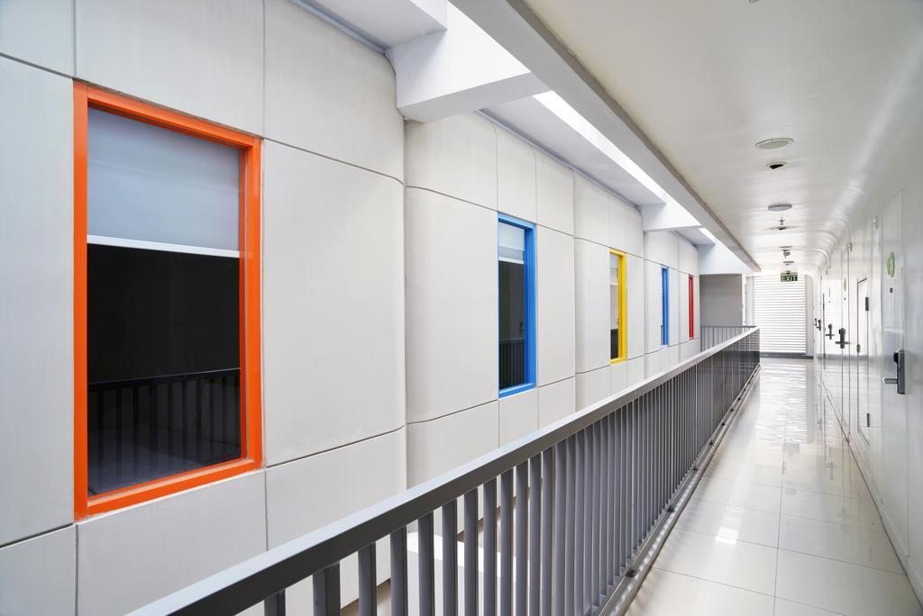 POP! Hotel Tebet Jakarta Exterior foto